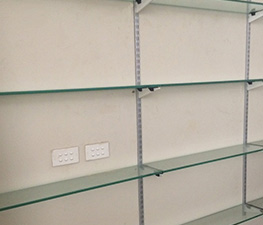 Glass shelves fixture